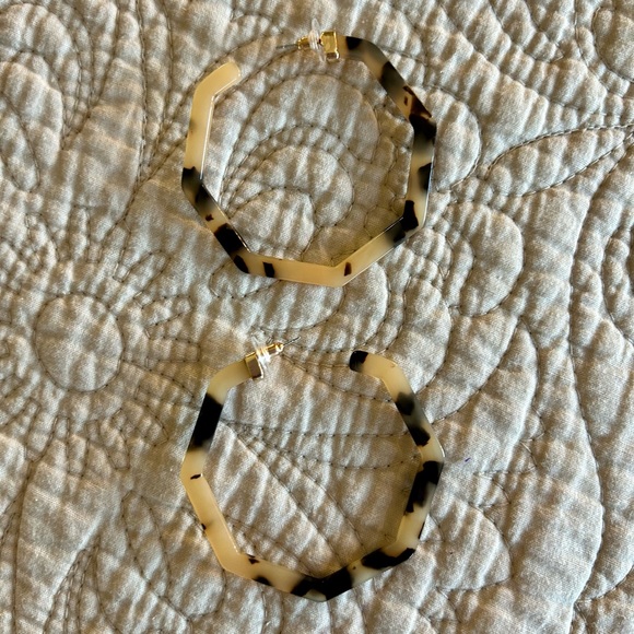 Brand New in Bag Tortoise Shell Hoop Earrings - Picture 3 of 5